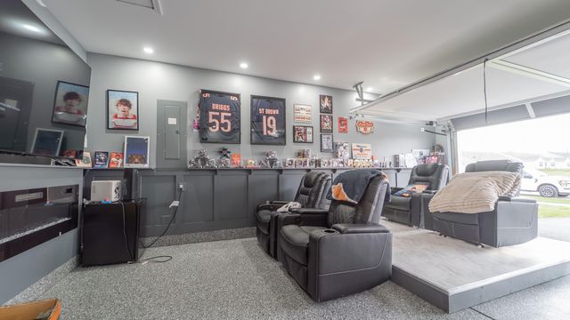 10207 Kreitzburg Street, Dyer, IN 46311