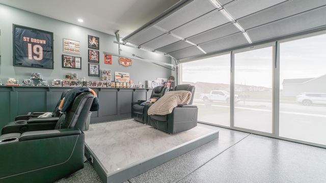 10207 Kreitzburg Street, Dyer, IN 46311