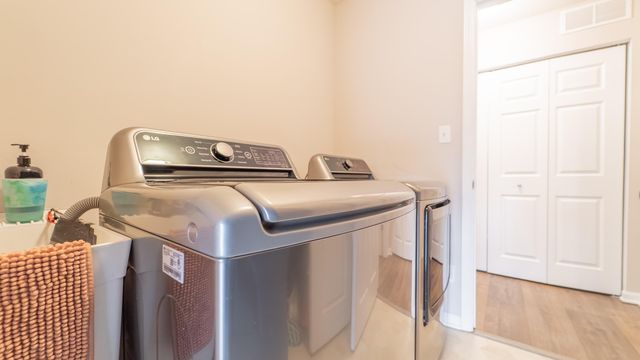 10207 Kreitzburg Street, Dyer, IN 46311