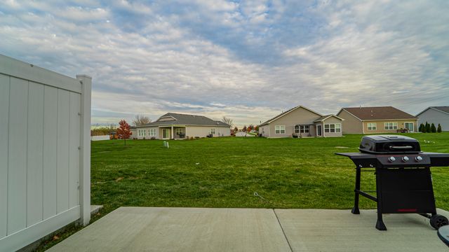 10207 Kreitzburg Street, Dyer, IN 46311