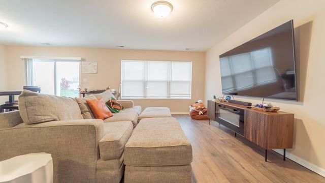 10207 Kreitzburg Street, Dyer, IN 46311