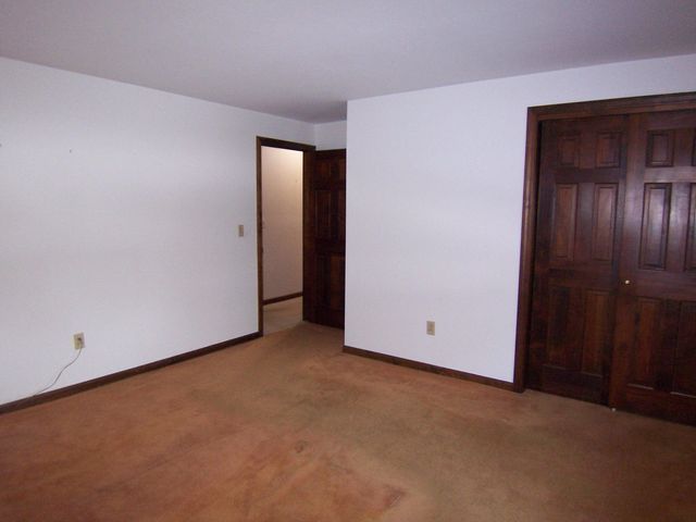 18 Century Road, Nashua, NH 03064