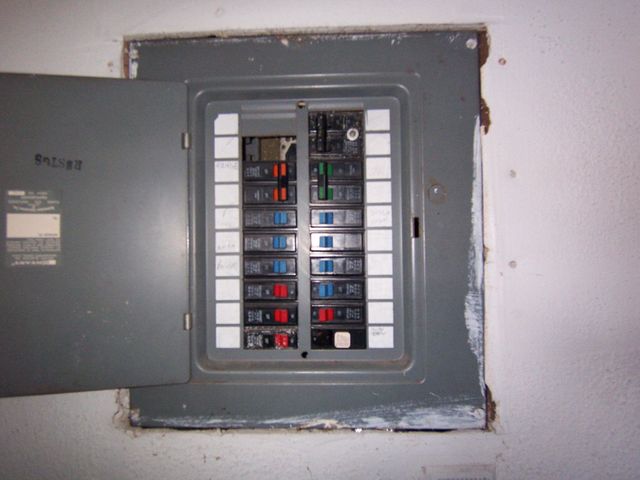 18 Century Road, Nashua, NH 03064