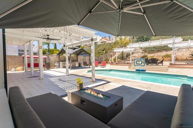 23746 VIA SEGOVIA, Murrieta, CA 92562