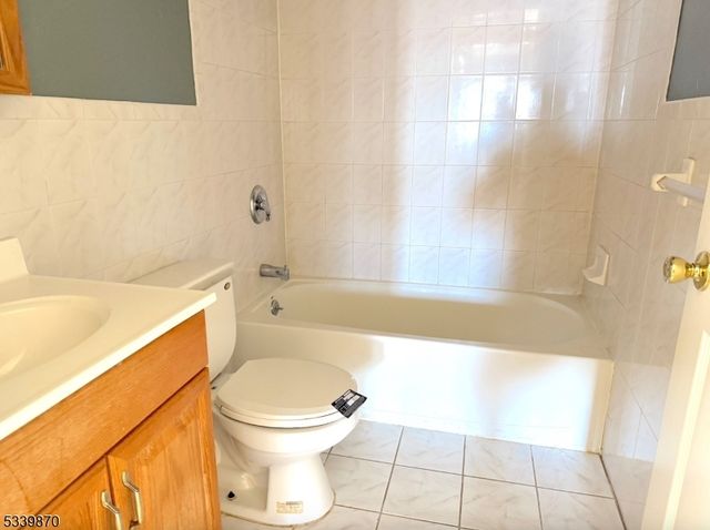 566 Pennsylvania Ave E1&2, Elizabeth City, NJ 07201