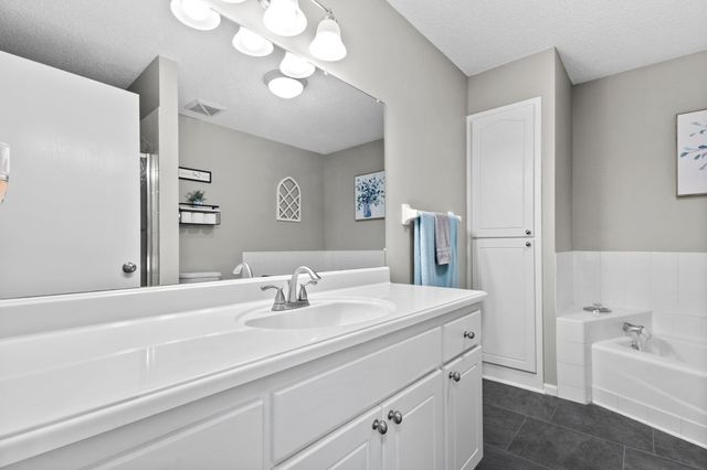 137 Hickory Lane E, Shakopee, MN 55379