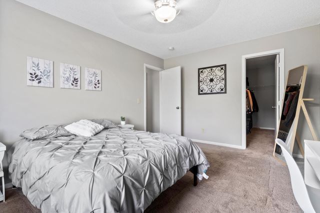 137 Hickory Lane E, Shakopee, MN 55379