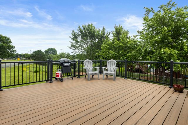 137 Hickory Lane E, Shakopee, MN 55379