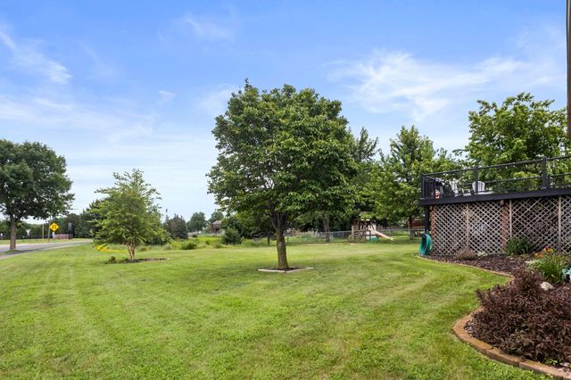 137 Hickory Lane E, Shakopee, MN 55379