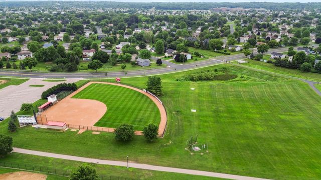 137 Hickory Lane E, Shakopee, MN 55379