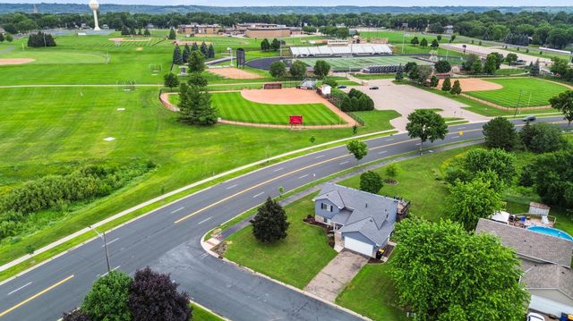 137 Hickory Lane E, Shakopee, MN 55379