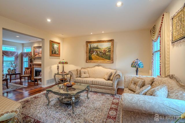 31 Sapphire Drive, West Windsor, NJ 08550