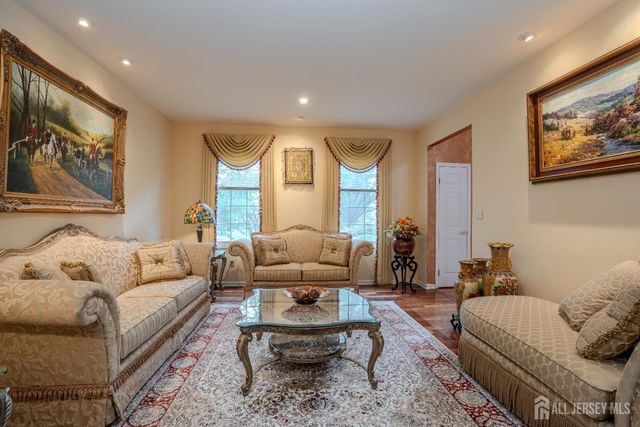 31 Sapphire Drive, West Windsor, NJ 08550