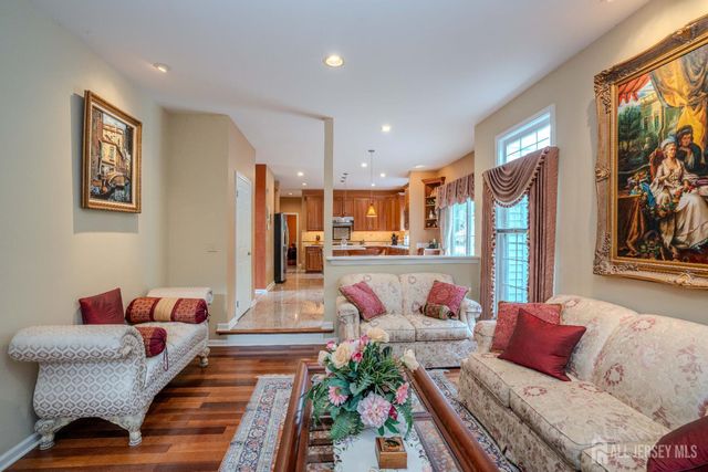 31 Sapphire Drive, West Windsor, NJ 08550