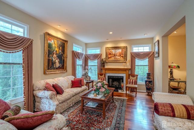 31 Sapphire Drive, West Windsor, NJ 08550