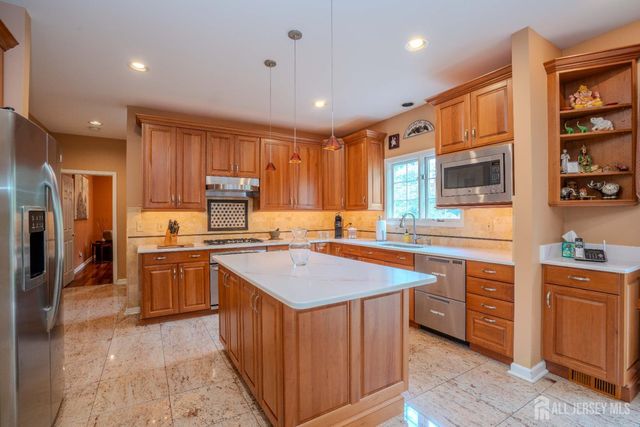 31 Sapphire Drive, West Windsor, NJ 08550