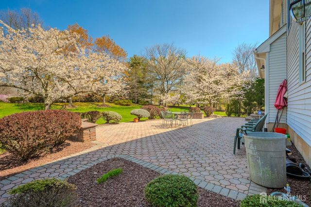 31 Sapphire Drive, West Windsor, NJ 08550