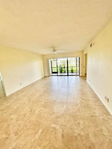 2900 SW 22nd Circle 221d, Delray Beach, FL 33445