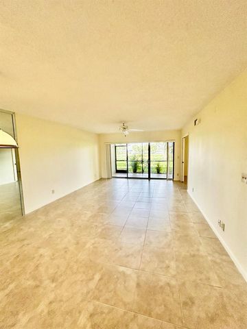 2900 SW 22nd Circle 221d, Delray Beach, FL 33445