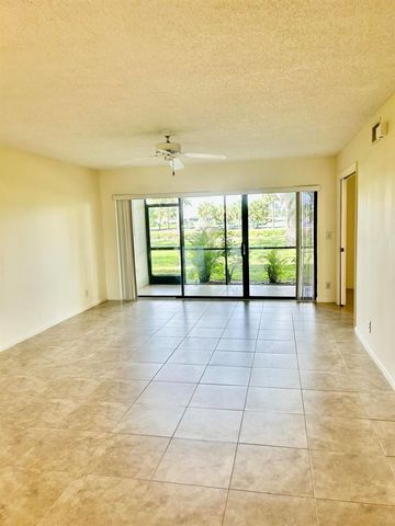2900 SW 22nd Circle 221d, Delray Beach, FL 33445