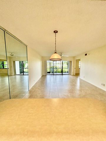 2900 SW 22nd Circle 221d, Delray Beach, FL 33445