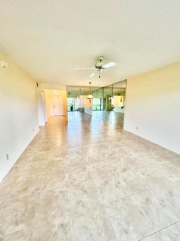 2900 SW 22nd Circle 221d, Delray Beach, FL 33445