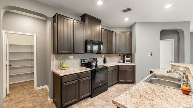 3339 Putnam Fields, Converse, TX 78109