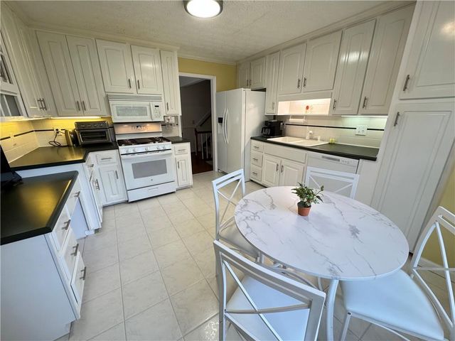 11675 Highland Colony Drive, Roswell, GA 30075