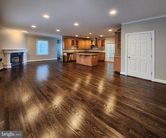 610 MEADOW LN SW, Vienna, VA 22180