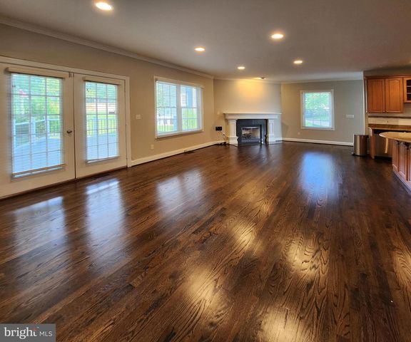 610 MEADOW LN SW, Vienna, VA 22180