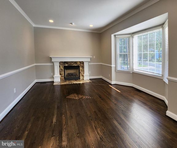 610 MEADOW LN SW, Vienna, VA 22180
