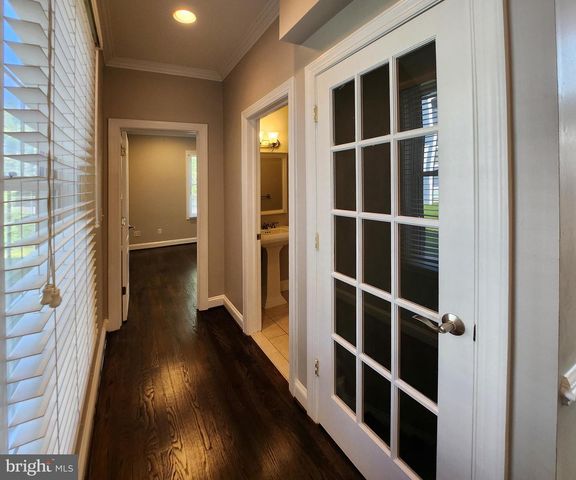 610 MEADOW LN SW, Vienna, VA 22180
