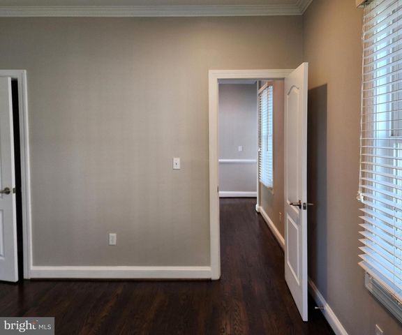 610 MEADOW LN SW, Vienna, VA 22180