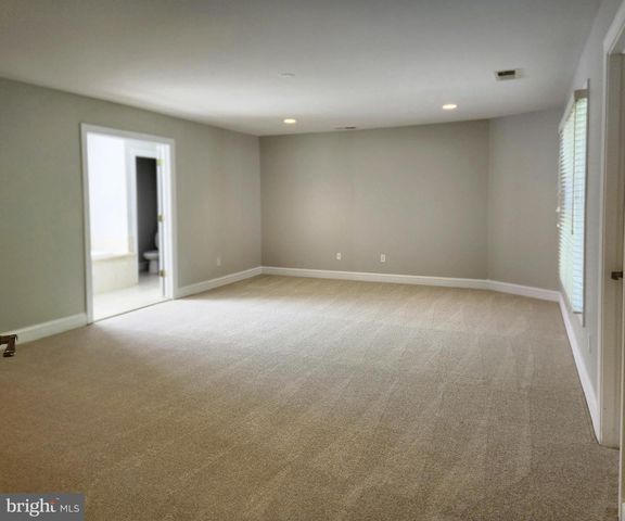 610 MEADOW LN SW, Vienna, VA 22180