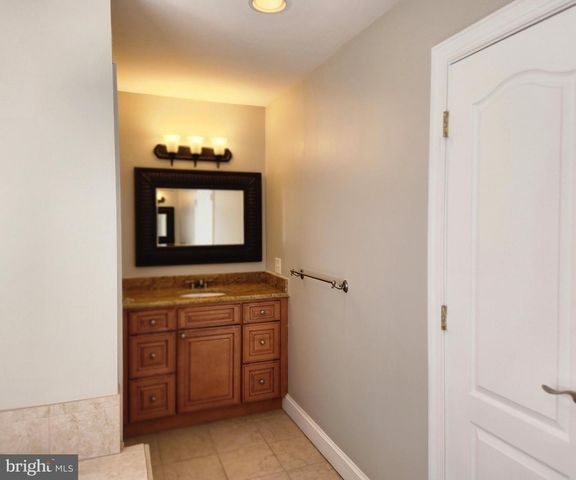 610 MEADOW LN SW, Vienna, VA 22180