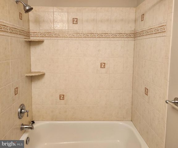 610 MEADOW LN SW, Vienna, VA 22180