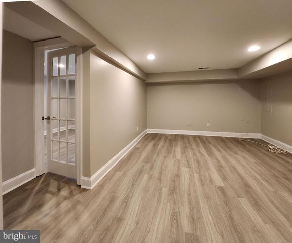 610 MEADOW LN SW, Vienna, VA 22180