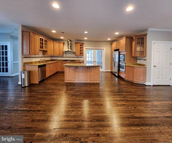 610 MEADOW LN SW, Vienna, VA 22180