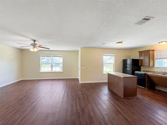 7521 Blue Jay Drive, Texas City, TX 77591