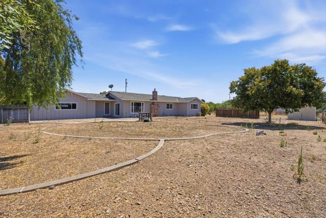 1135 Manning Court, San Martin, CA 95046