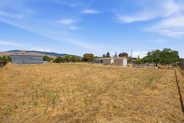 1135 Manning Court, San Martin, CA 95046