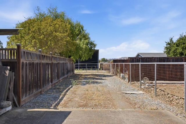 1135 Manning Court, San Martin, CA 95046