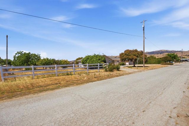 1135 Manning Court, San Martin, CA 95046