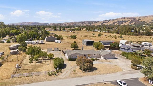 1135 Manning Court, San Martin, CA 95046