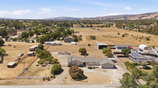 1135 Manning Court, San Martin, CA 95046