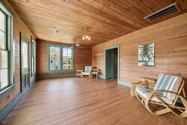 618 Bayridge Road, La Porte, TX 77571