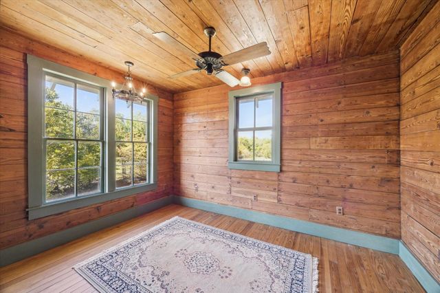 618 Bayridge Road, La Porte, TX 77571