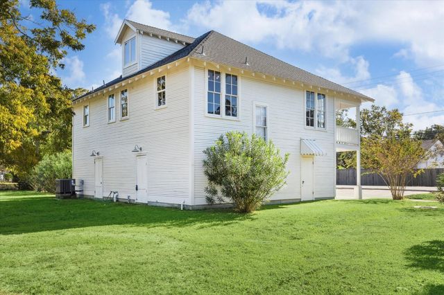 618 Bayridge Road, La Porte, TX 77571