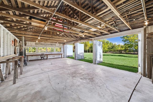 618 Bayridge Road, La Porte, TX 77571