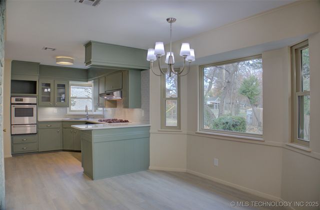 6946 E 20th Place, Tulsa, OK 74114